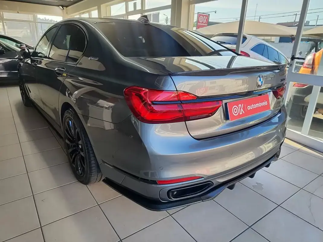 BMW 740 2018 - 29950 EUR, 249000 km - AUTO.MOTO.pt - 249000km - foto 8 de 41