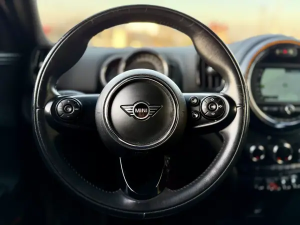 MINI Countryman 2019 - 24450 EUR, 79000 km - AUTO.MOTO.pt - 79000km - foto 20 de 31