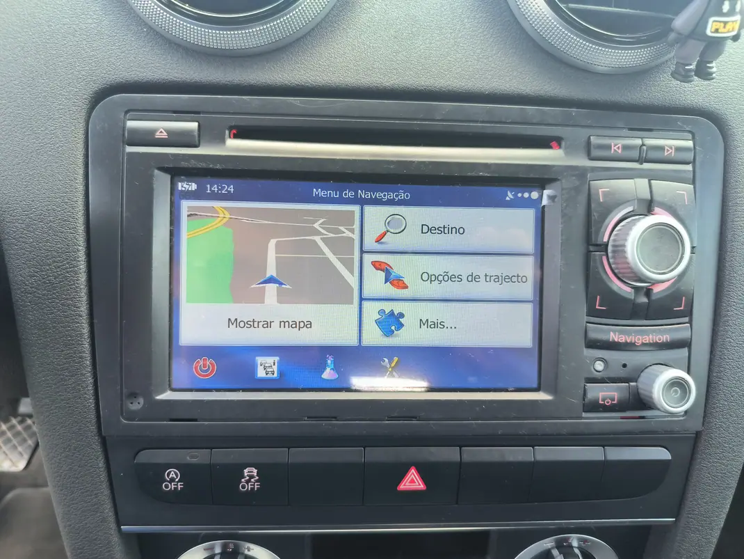 Audi A3 Sportback 2012 - 12500 EUR, 205100 km - AUTO.MOTO.pt - 205100km - foto 12 de 19
