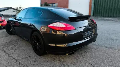Porsche Panamera 2011 - 29900 EUR, 190000 km - AUTO.MOTO.pt - 190000km - foto 11 de 15