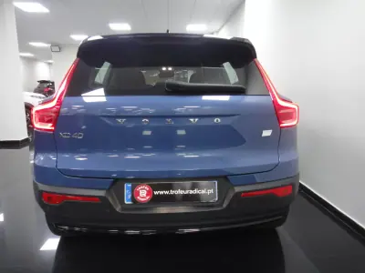Volvo XC 40 2022 - 26990 EUR, 111000 km - AUTO.MOTO.pt - 111000km - foto 9 de 38