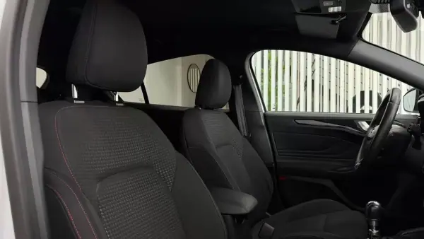 Ford Focus 2020 - 13990 EUR, 171057 km - AUTO.MOTO.pt - 171057km - foto 24 de 30