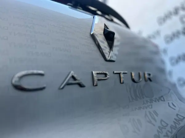 Renault Captur 2020 - 17490 EUR, 59000 km - AUTO.MOTO.pt - 59000km - foto 14 de 15