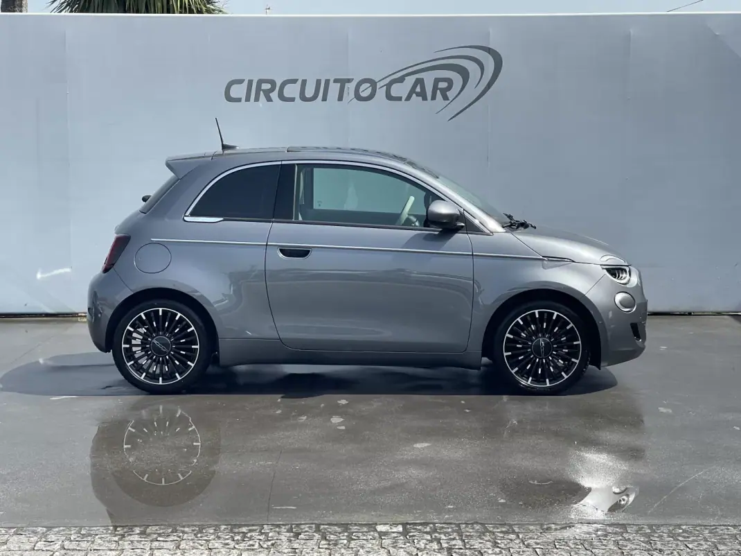 Fiat 500e 2022 - 17995 EUR, 18338 km - AUTO.MOTO.pt - 18338km - foto 9 de 45