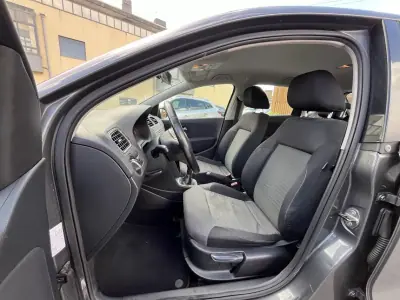 Volkswagen Polo 2009 - 6750 EUR, 237000 km - AUTO.MOTO.pt - 237000km - foto 20 de 41