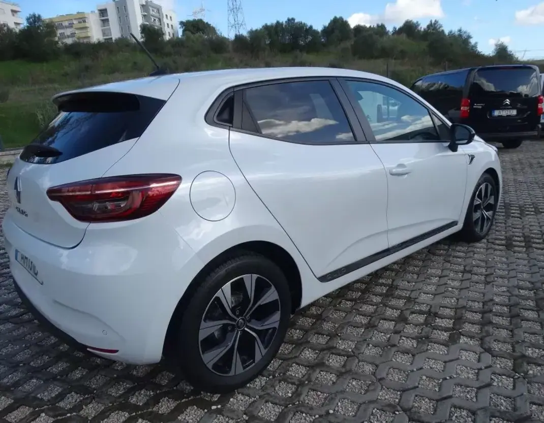 Renault Clio 2021 - 15200 EUR, 72469 km - 72469km - foto 21 de 24