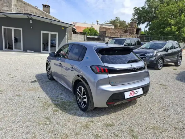 Peugeot e-208 2021 - 16499 EUR, 94000 km - AUTO.MOTO.pt - 94000km - foto 7 de 35