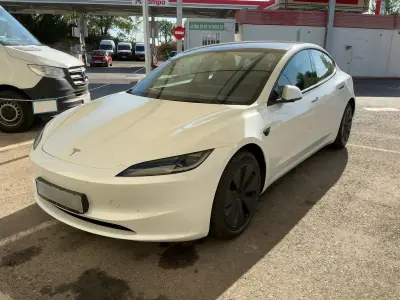 Tesla Model 3 2024 - 35900 EUR, 47005 km - 47005km - foto 3 de 10