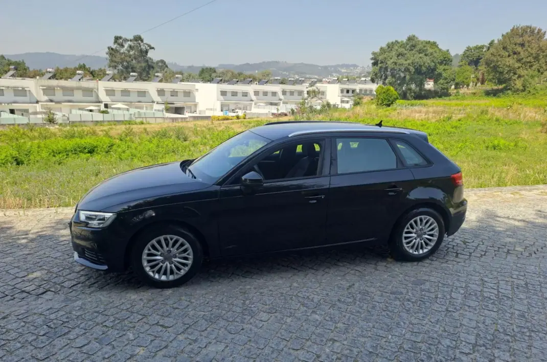Audi A3 Sportback 2017 - 15500 EUR, 160000 km - 160000km - foto 3 de 14