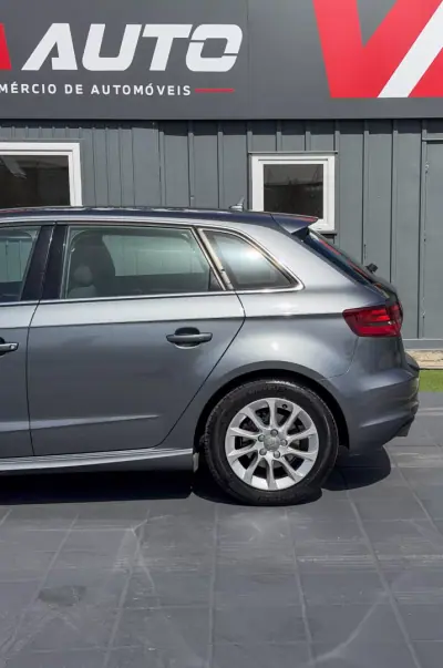 Audi A3 Sportback 2014 - 13900 EUR, 156000 km - AUTO.MOTO.pt - 156000km - foto 6 de 14