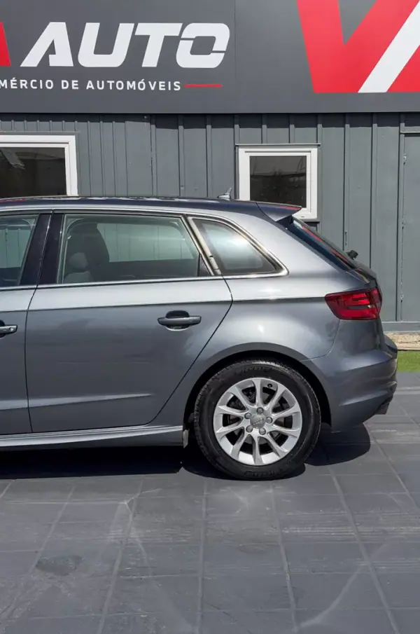 Audi A3 Sportback 2014 - 13900 EUR, 156000 km - AUTO.MOTO.pt - 156000km - foto 6 de 14