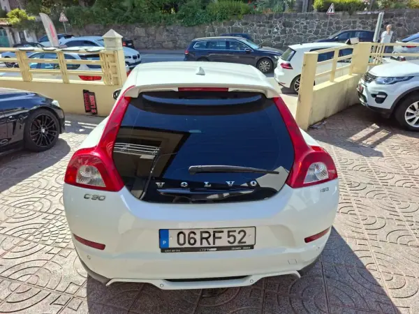 Volvo C30 2011 - 8900 EUR, 199999 km - AUTO.MOTO.pt - 199999km - foto 9 de 29