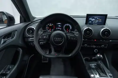 Audi RS3 Sportback 2019 - 49950 EUR, 76000 km - AUTO.MOTO.pt - 76000km - foto 18 de 40