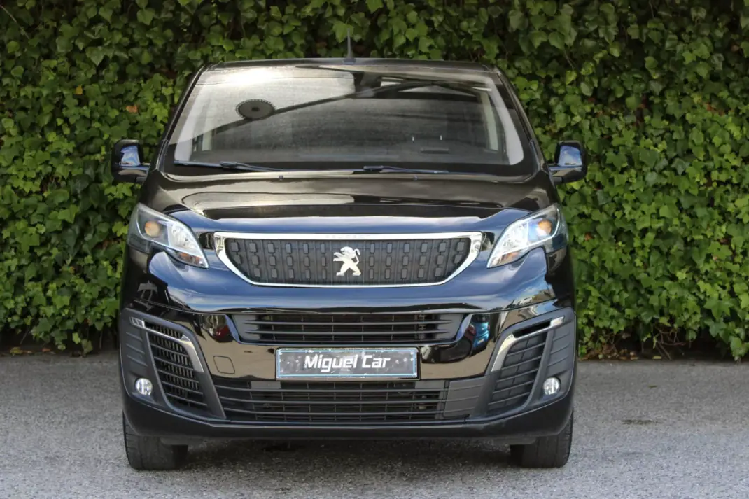 Peugeot Traveller 2019 - 32900 EUR, 115000 km - 115000km - foto 2 de 24