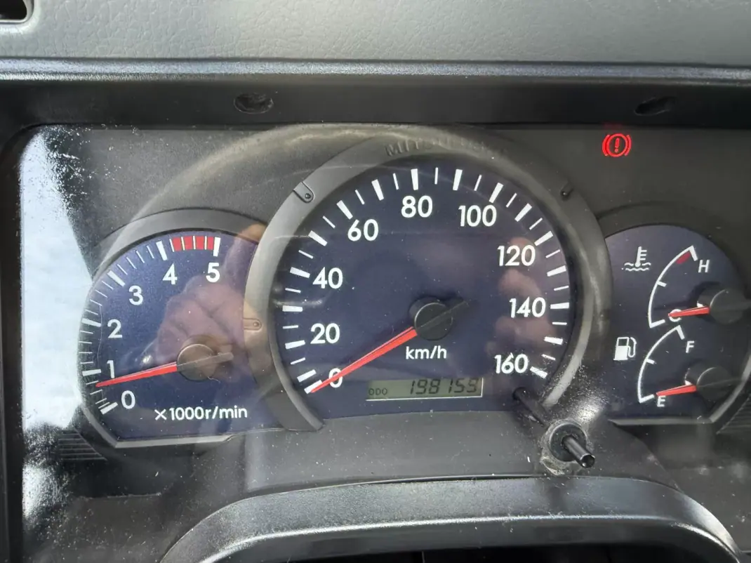 Mitsubishi 2011 - 19750 EUR, 190000 km - AUTO.MOTO.pt - 190000km - foto 3 de 22