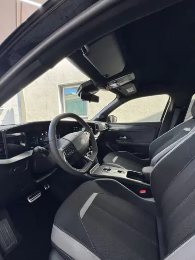 Opel Mokka-e 2025 - 25000 EUR, 11000 km - AUTO.MOTO.pt - 11000km - foto 14 de 25