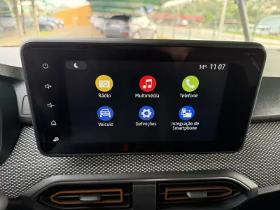 Dacia Sandero 2022 - 15600 EUR, 27510 km - AUTO.MOTO.pt - 27510km - foto 9 de 19