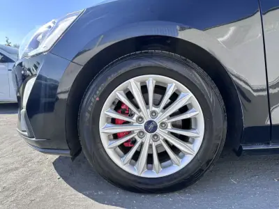 Ford Focus 2018 - 10900 EUR, 100000 km - AUTO.MOTO.pt - 100000km - foto 8 de 35