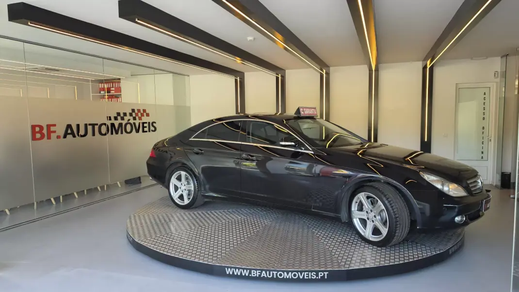 Mercedes-Benz CLS 320 2008 - 12900 EUR, 314479 km - 314479km - foto 10 de 60