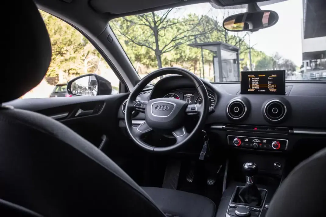 Audi A3 2013 - 12990 EUR, 250675 km - AUTO.MOTO.pt - 250675km - foto 30 de 38