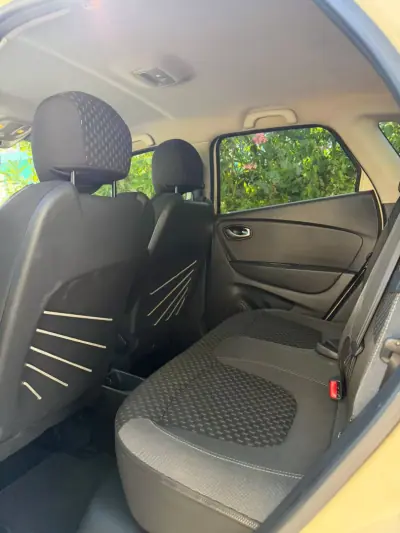 Renault Captur 2019 - 14900 EUR, 98836 km - AUTO.MOTO.pt - 98836km - foto 9 de 9