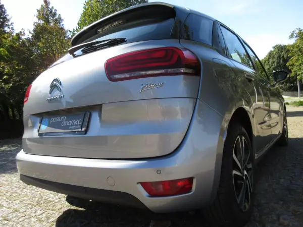 Citroën C4 Picasso 2017 - 12990 EUR, 175000 km - AUTO.MOTO.pt - 175000km - foto 15 de 44