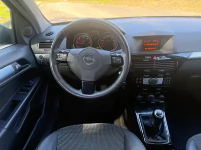 Opel Astra Caravan 2007 - 4450 EUR, 182000 km - AUTO.MOTO.pt - 182000km - foto 19 de 26