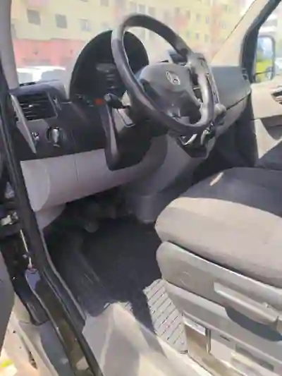 Mercedes-Benz Sprinter 2015 - 14500 EUR, 380000 km - AUTO.MOTO.pt - 380000km - foto 9 de 9