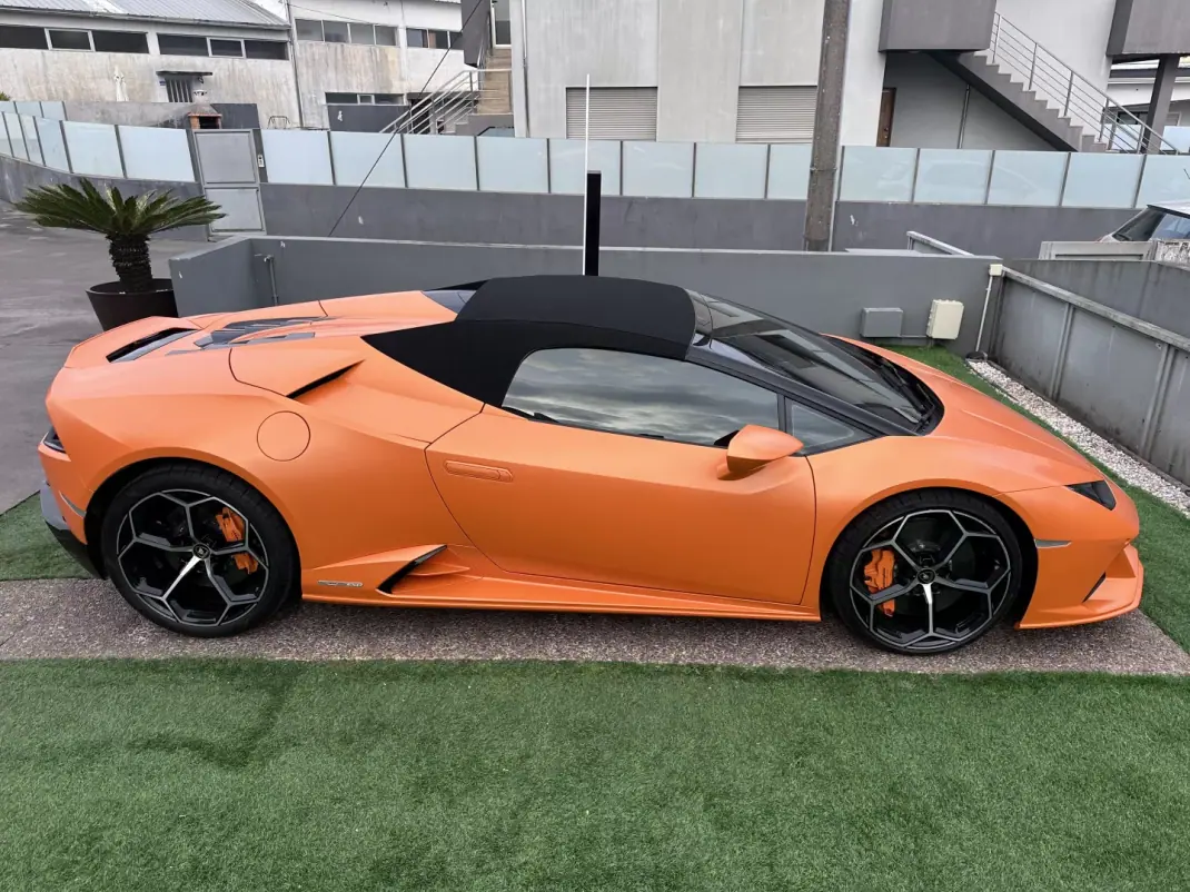 Lamborghini Huracán Spyder 2022 - 398000 EUR, 40000 km - AUTO.MOTO.pt - 40000km - foto 32 de 55