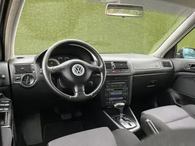 Volkswagen Golf 2002 - 5900 EUR, 257000 km - AUTO.MOTO.pt - 257000km - foto 3 de 21