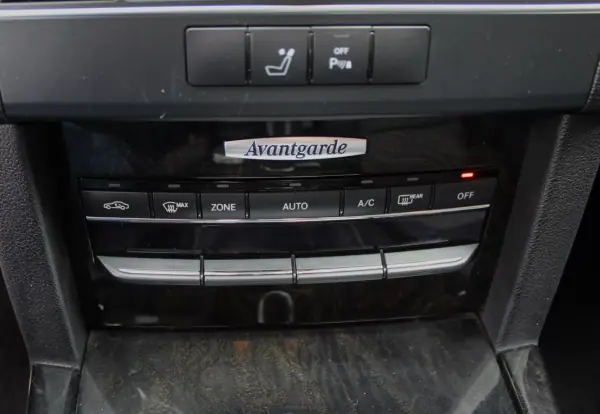 Mercedes-Benz E 250 2010 - 12990 EUR, 245000 km - AUTO.MOTO.pt - 245000km - foto 20 de 48
