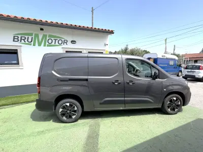 Peugeot 1.5 BLUEHDI ASPHALT LONGA 2023 - 18750 EUR, 46727 km - AUTO.MOTO.pt - 46727km - foto 5 de 15