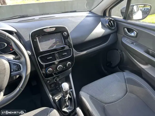 Renault Clio 2017 - 8500 EUR, 135702 km - AUTO.MOTO.pt - 135702km - foto 39 de 47
