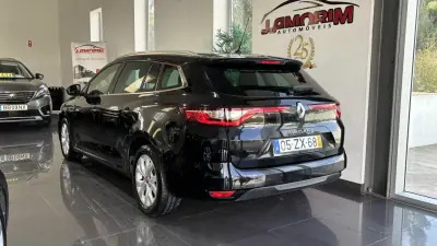 Renault Mégane Sport Tourer 2018 - 12999 EUR, 131021 km - AUTO.MOTO.pt - 131021km - foto 2 de 29