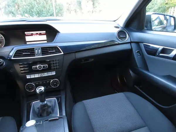 Mercedes-Benz C 180 2012 - 13490 EUR, 240000 km - AUTO.MOTO.pt - 240000km - foto 37 de 47