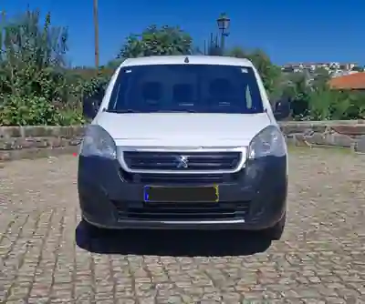 Peugeot Partner 2018 — foto 2 de 10