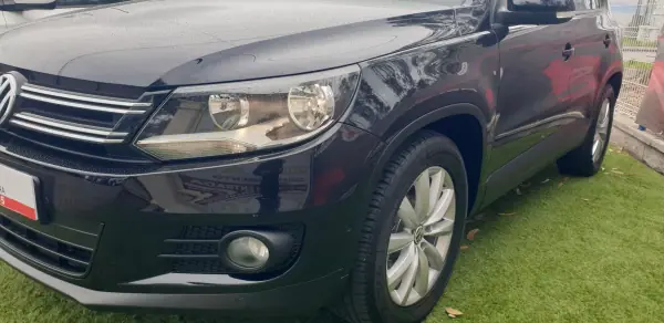 Volkswagen Tiguan 2012 - 10950 EUR, 178600 km - AUTO.MOTO.pt - 178600km - foto 4 de 17