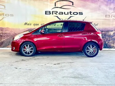Toyota Yaris 2011 - 10900 EUR, 203453 km - AUTO.MOTO.pt - 203453km - foto 4 de 23