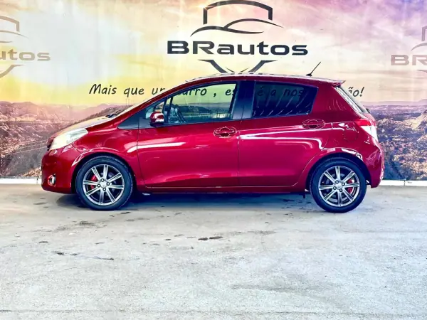 Toyota Yaris 2011 - 10900 EUR, 203453 km - AUTO.MOTO.pt - 203453km - foto 4 de 23