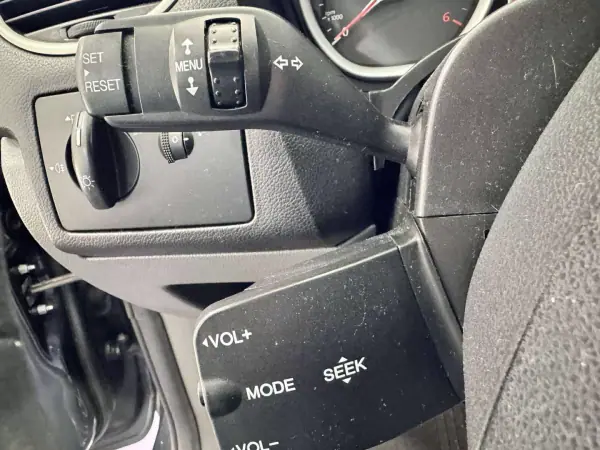 Ford Focus SW 2008 - 5990 EUR, 299000 km - AUTO.MOTO.pt - 299000km - foto 11 de 13