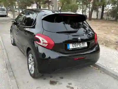 Peugeot 208 2014 - 7500 EUR, 127000 km - foto 4 de 9