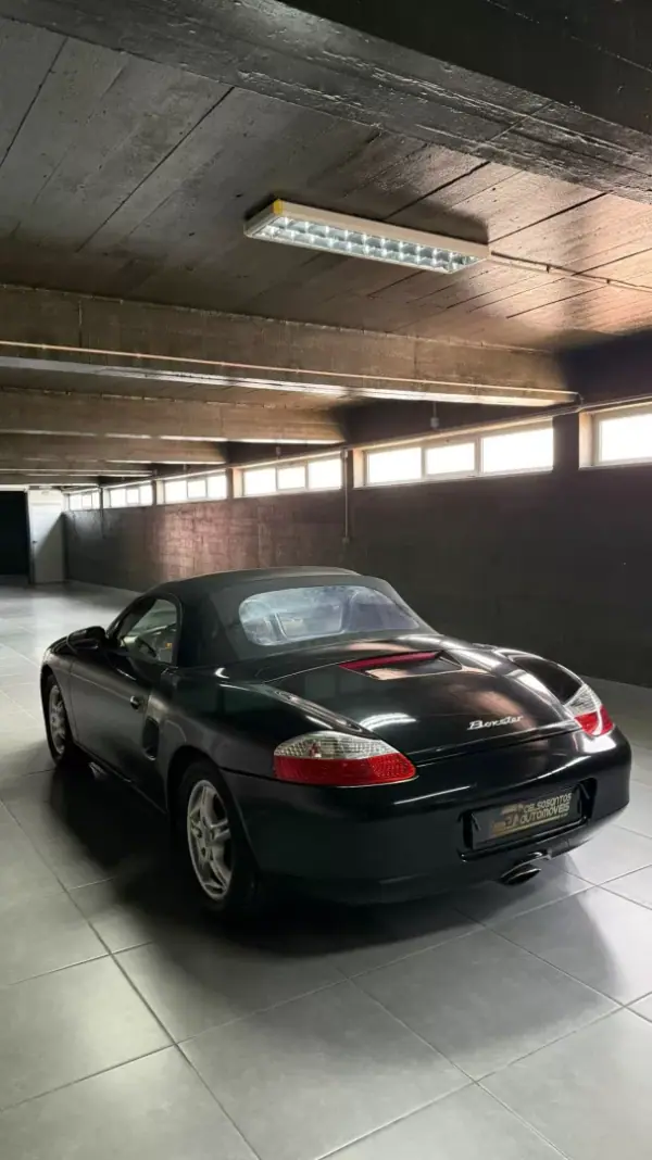 Porsche Boxster 2002 - 29000 EUR, 110000 km - AUTO.MOTO.pt - 110000km - foto 7 de 13