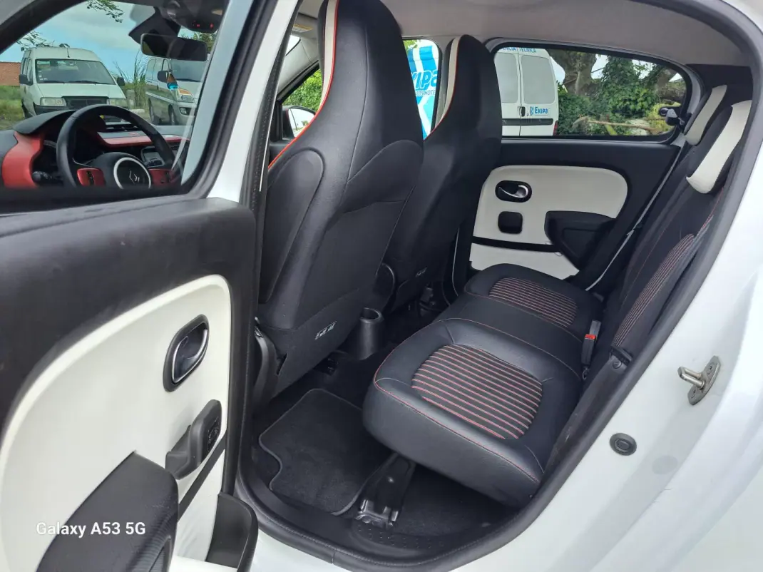 Renault Twingo 2020 - 11990 EUR, 54214 km - AUTO.MOTO.pt - 54214km - foto 19 de 23