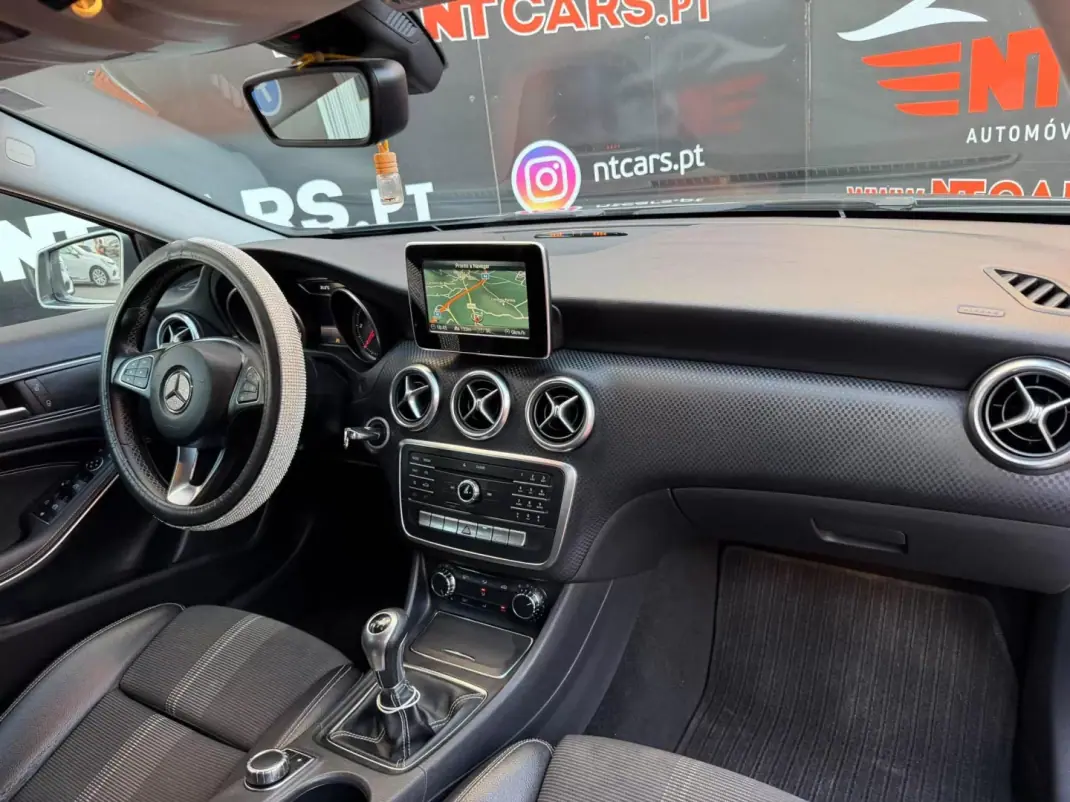 Mercedes-Benz A 180 2018 - 15900 EUR, 138911 km - 138911km - foto 18 de 20