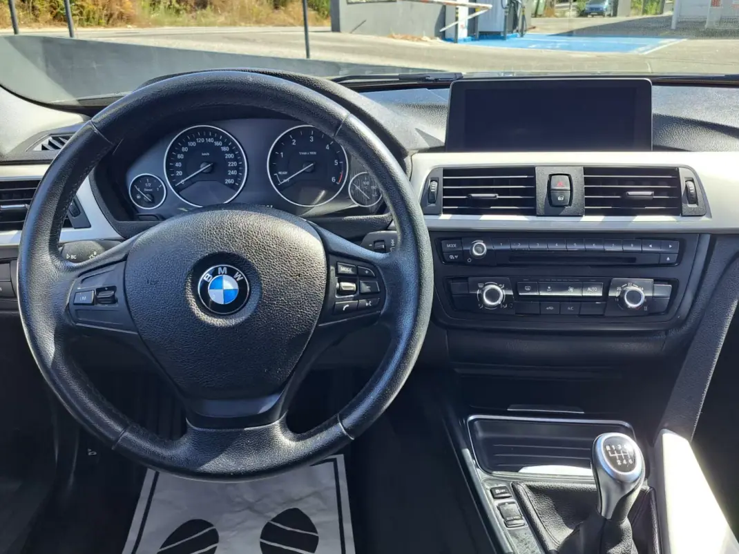 BMW 316 2014 - 12500 EUR, 242064 km - AUTO.MOTO.pt - 242064km - foto 13 de 48