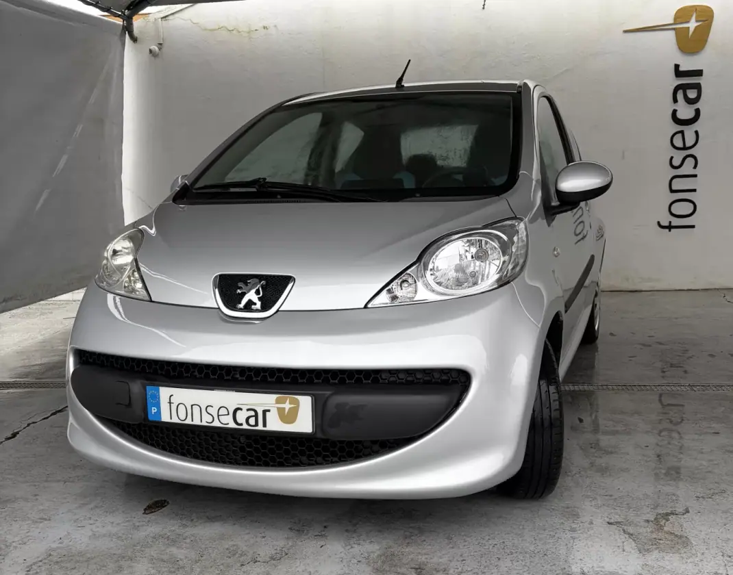 Peugeot 107 2008 - 7990 EUR, 77532 km - AUTO.MOTO.pt - 77532km - foto 2 de 12