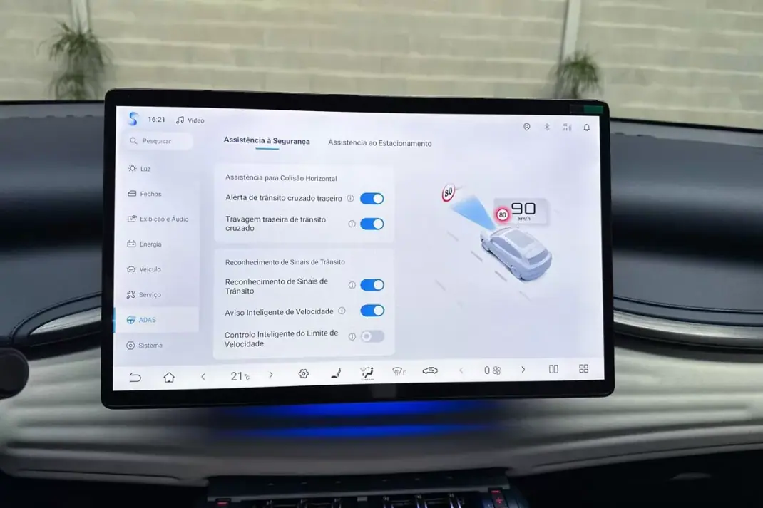 BYD Atto 3 2023 - 27950 EUR, 7718 km - AUTO.MOTO.pt - 7718km - foto 39 de 60
