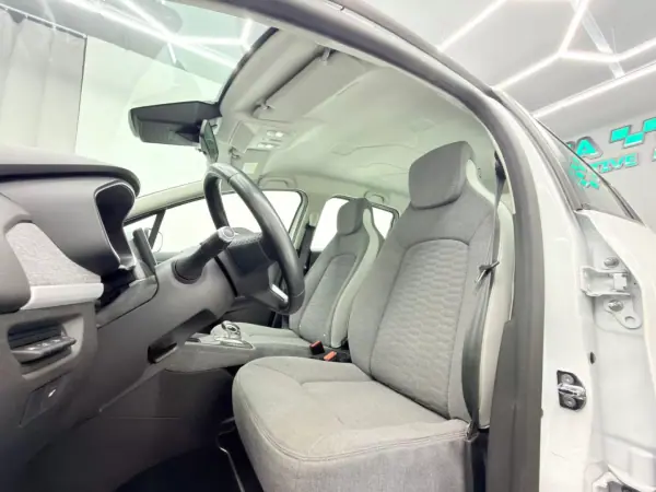 Renault Zoe 2020 - 13999 EUR, 114000 km - AUTO.MOTO.pt - 114000km - foto 18 de 21