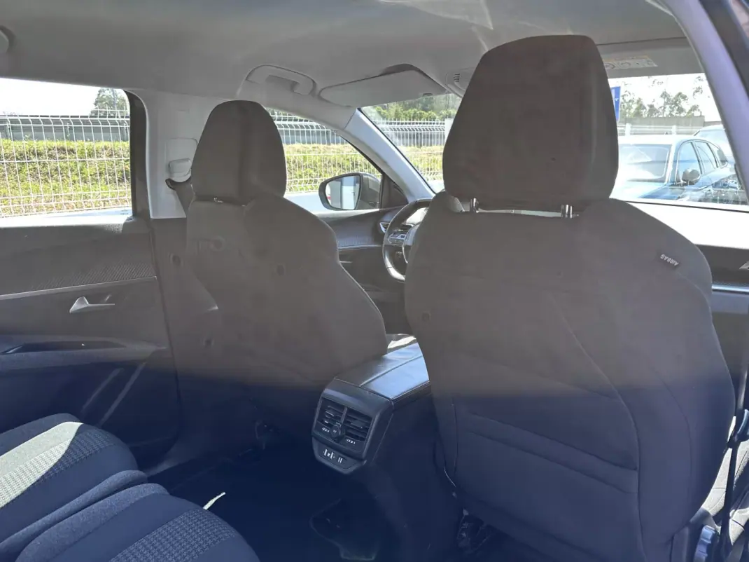 Peugeot 5008 2017 - 13900 EUR, 200000 km - AUTO.MOTO.pt - 200000km - foto 46 de 49