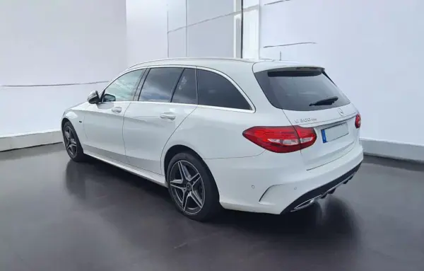 Mercedes-Benz C 300e 2020 - 31900 EUR, 130255 km - AUTO.MOTO.pt - 130255km - foto 6 de 9